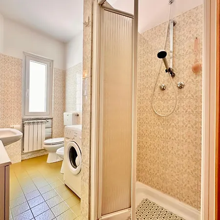 Apartamento Hostdomus - Leo's House Pietra Ligure