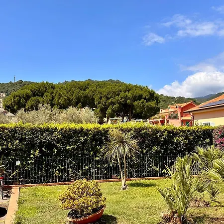 Hostdomus - Leo's House Pietra Ligure