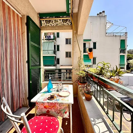 Hostdomus - Leo's House Apartamento *