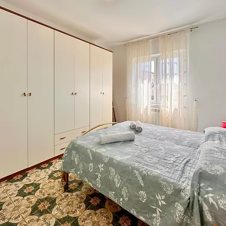 Apartamento Hostdomus - Leo's House Pietra Ligure