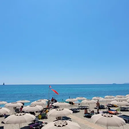 Apartamento Hostdomus - Leo's House Pietra Ligure